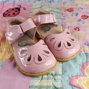 Livie & Luca Pink Patent Leather Mary Jane Petals Size 6 Original Strap